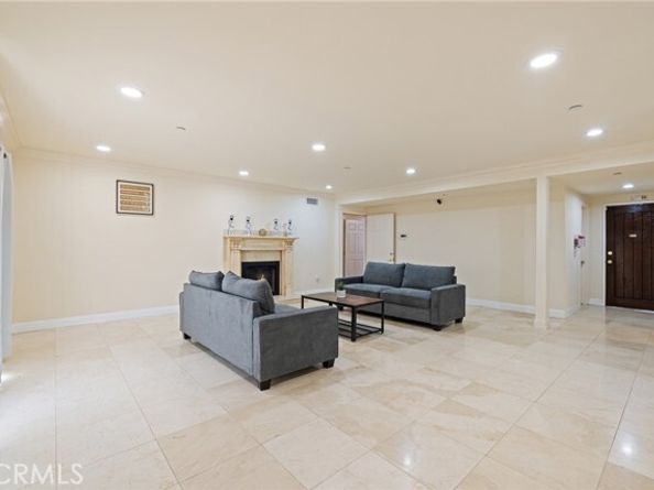 8419 Yolanda Avenue, Northridge (los Angeles) CA 91324