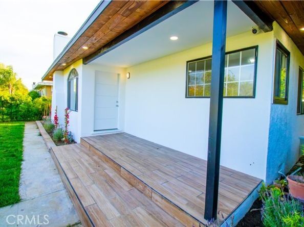 6927 Lindley Avenue, Reseda (los Angeles) CA 91335