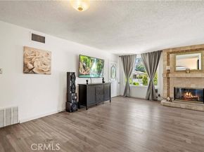 6927 Lindley Avenue, Reseda (los Angeles) CA 91335
