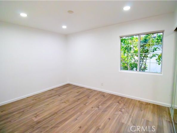 6927 Lindley Avenue, Reseda (los Angeles) CA 91335