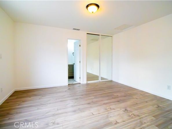6927 Lindley Avenue, Reseda (los Angeles) CA 91335