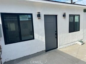 6927 Lindley Avenue, Reseda (los Angeles) CA 91335