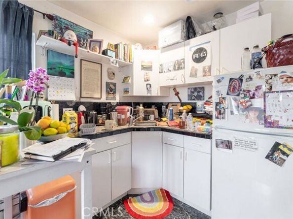 22113 Cantlay Street, Canoga Park (los Angeles) CA 91303