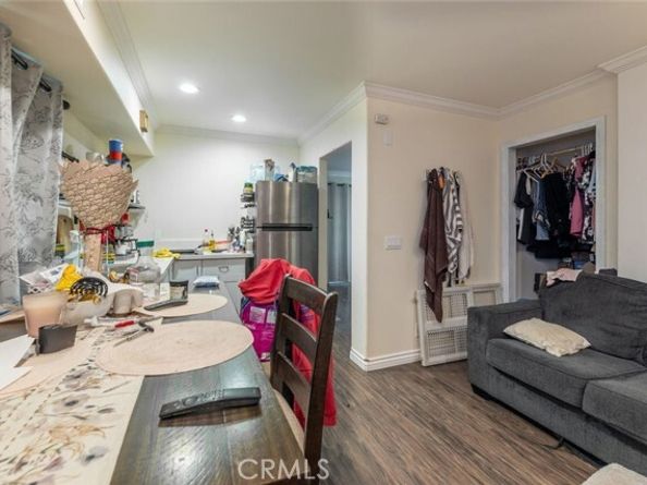 22113 Cantlay Street, Canoga Park (los Angeles) CA 91303