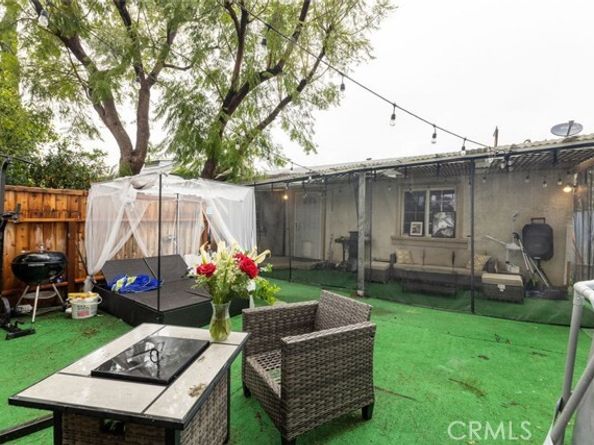22113 Cantlay Street, Canoga Park (los Angeles) CA 91303