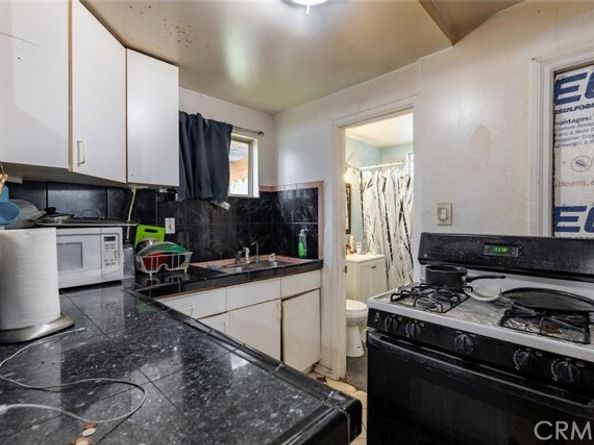 22113 Cantlay Street, Canoga Park (los Angeles) CA 91303