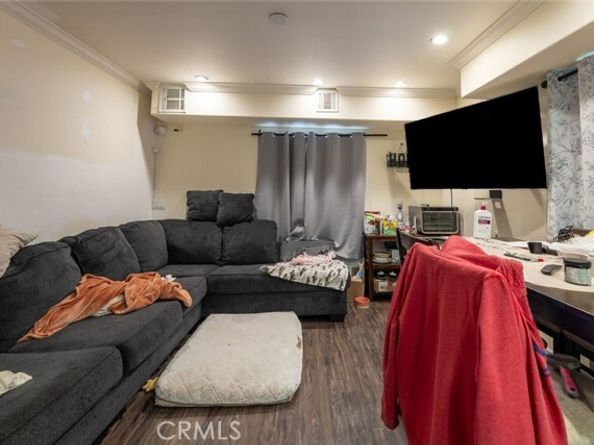 22113 Cantlay Street, Canoga Park (los Angeles) CA 91303