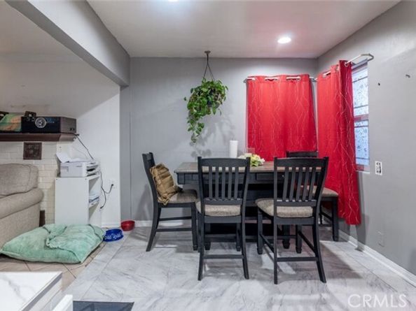 22113 Cantlay Street, Canoga Park (los Angeles) CA 91303
