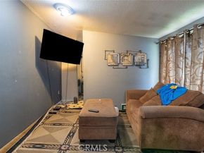 22113 Cantlay Street, Canoga Park (los Angeles) CA 91303