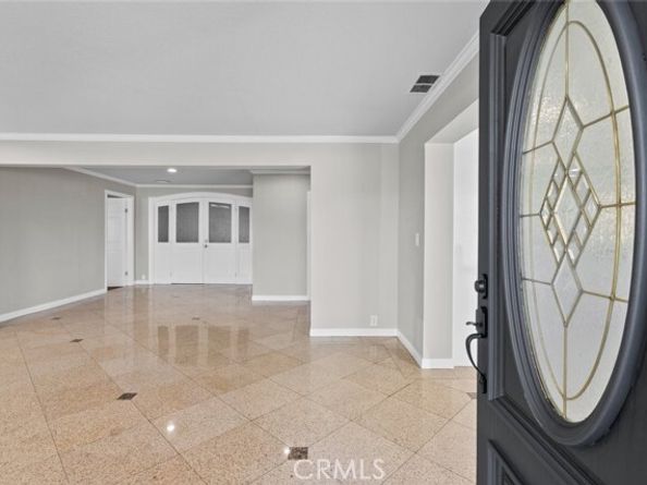 7135 Geyser Avenue, Reseda (los Angeles) CA 91335