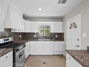 7135 Geyser Avenue, Reseda (los Angeles) CA 91335