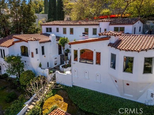 3702 Arbolada Road, Los Angeles CA 90027