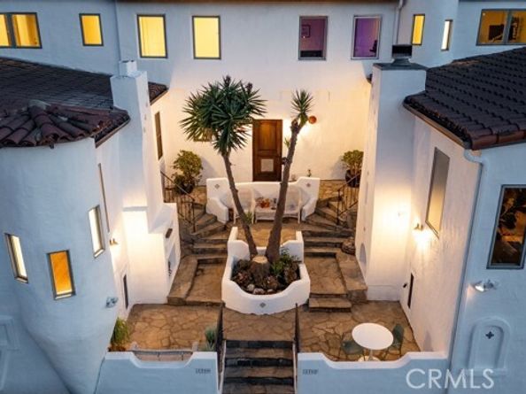 3702 Arbolada Road, Los Angeles CA 90027