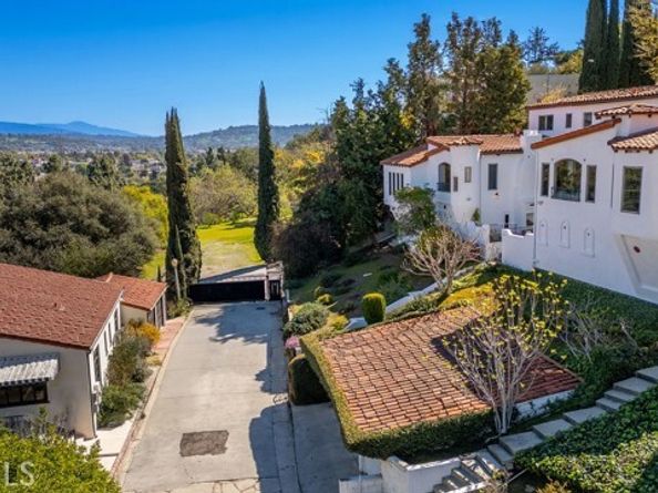 3702 Arbolada Road, Los Angeles CA 90027