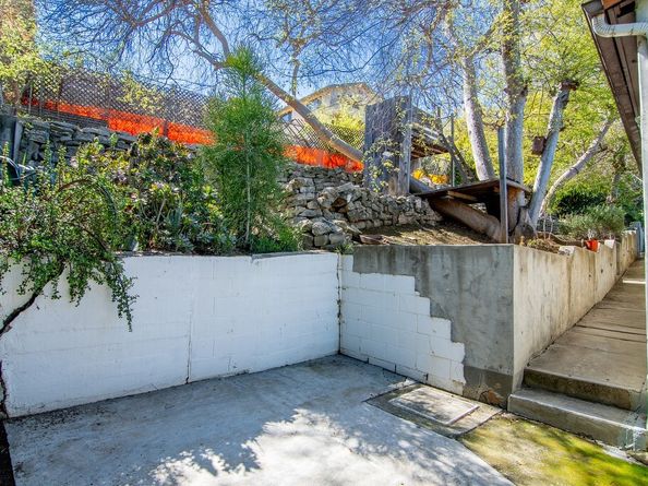 3702 Arbolada Road, Los Angeles CA 90027