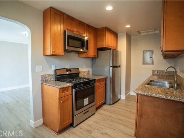 706 W 90th, Los Angeles CA 90044