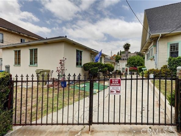 717 E Kensington, Los Angeles CA 90026