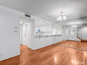 18403 Collins Street B, Tarzana (los Angeles) CA 91356