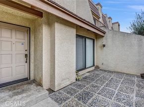 18403 Collins Street B, Tarzana (los Angeles) CA 91356
