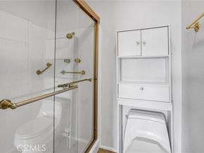 18403 Collins Street B, Tarzana (los Angeles) CA 91356