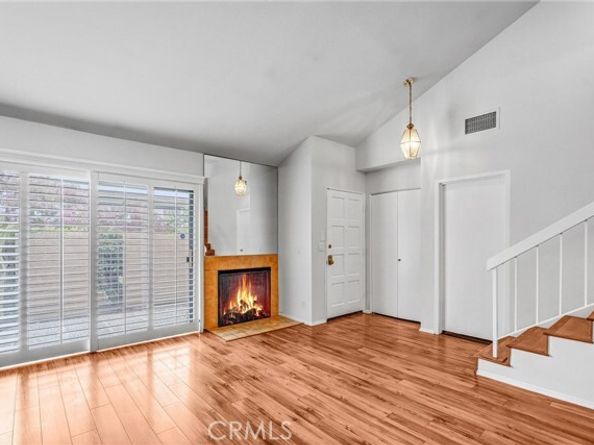 18403 Collins Street B, Tarzana (los Angeles) CA 91356