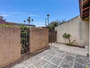 18403 Collins Street B, Tarzana (los Angeles) CA 91356