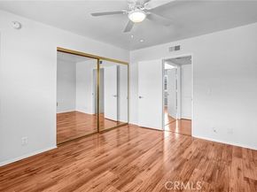 18403 Collins Street B, Tarzana (los Angeles) CA 91356