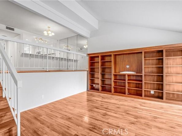 18403 Collins Street B, Tarzana (los Angeles) CA 91356