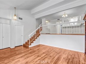 18403 Collins Street B, Tarzana (los Angeles) CA 91356