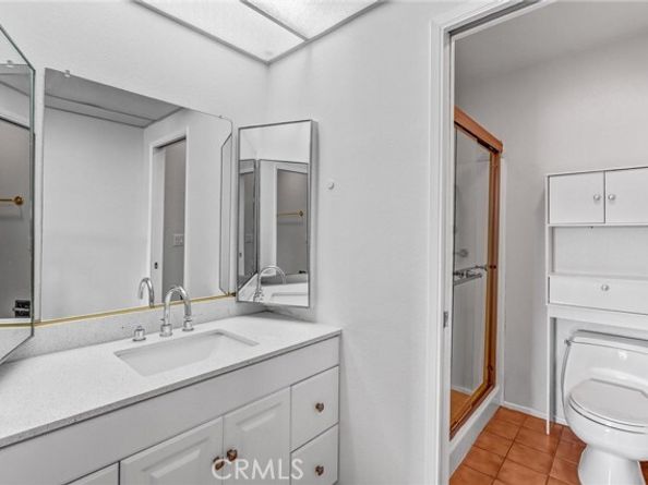 18403 Collins Street B, Tarzana (los Angeles) CA 91356