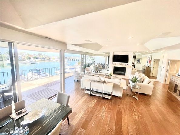 1241 Bayside Drive 209, Corona Del Mar (newport Beach) CA 92625