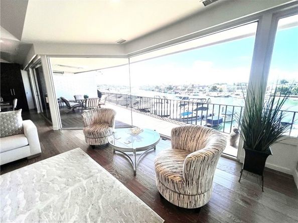 1241 Bayside Drive 209, Corona Del Mar (newport Beach) CA 92625