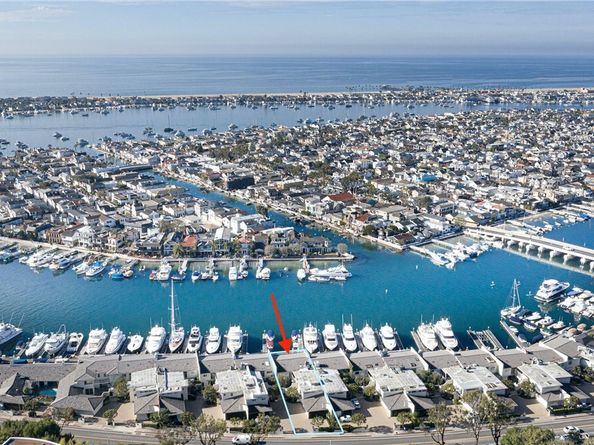 1241 Bayside Drive 209, Corona Del Mar (newport Beach) CA 92625