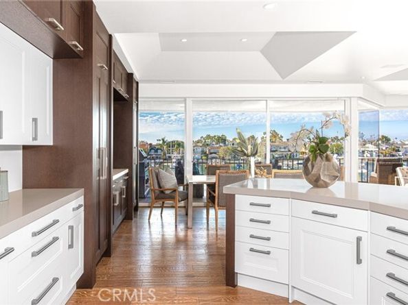 1241 Bayside Drive 209, Corona Del Mar (newport Beach) CA 92625