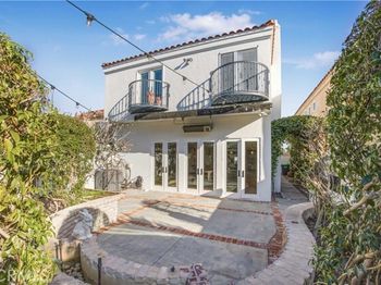 57 Shearwater Place