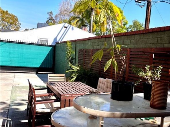 10443 Magnolia Boulevard, North Hollywood (los Angeles) CA 91601