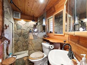 268 Walnut Street, Costa Mesa CA 92627