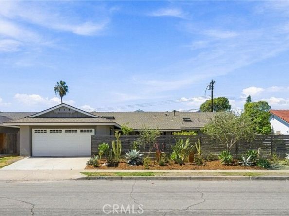 2817 La Salle, Costa Mesa CA 92626