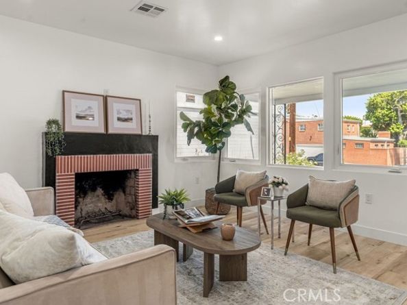 5419 S Rimpau, Los Angeles CA 90043