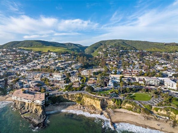 387 Cypress Drive 7, Laguna Beach CA 92651