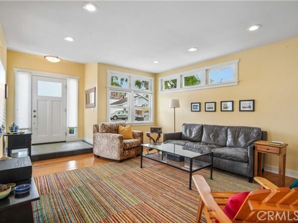 2346 Elden, Costa Mesa CA 92627