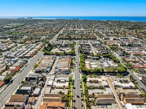 2006 California, Huntington Beach CA 92648