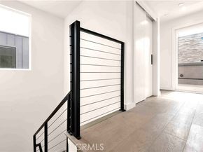 113 N Manhattan Place, Los Angeles CA 90004