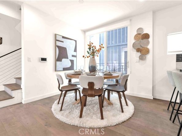 113 N Manhattan Place, Los Angeles CA 90004