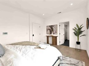 113 N Manhattan Place, Los Angeles CA 90004