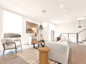 113 N Manhattan Place, Los Angeles CA 90004