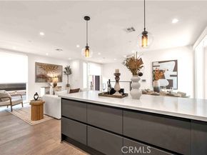 113 N Manhattan Place, Los Angeles CA 90004