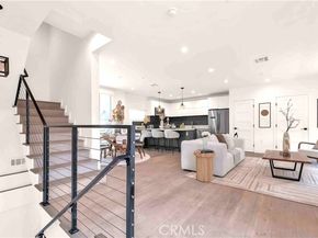 113 N Manhattan Place, Los Angeles CA 90004