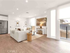 113 N Manhattan Place, Los Angeles CA 90004