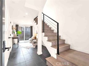 113 N Manhattan Place, Los Angeles CA 90004